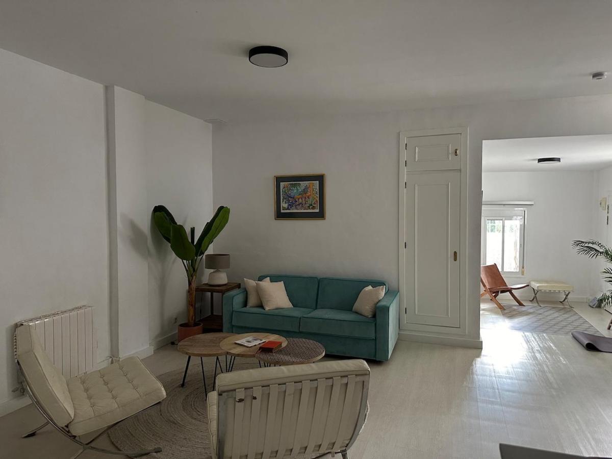 In 8 Mins From The Appartement