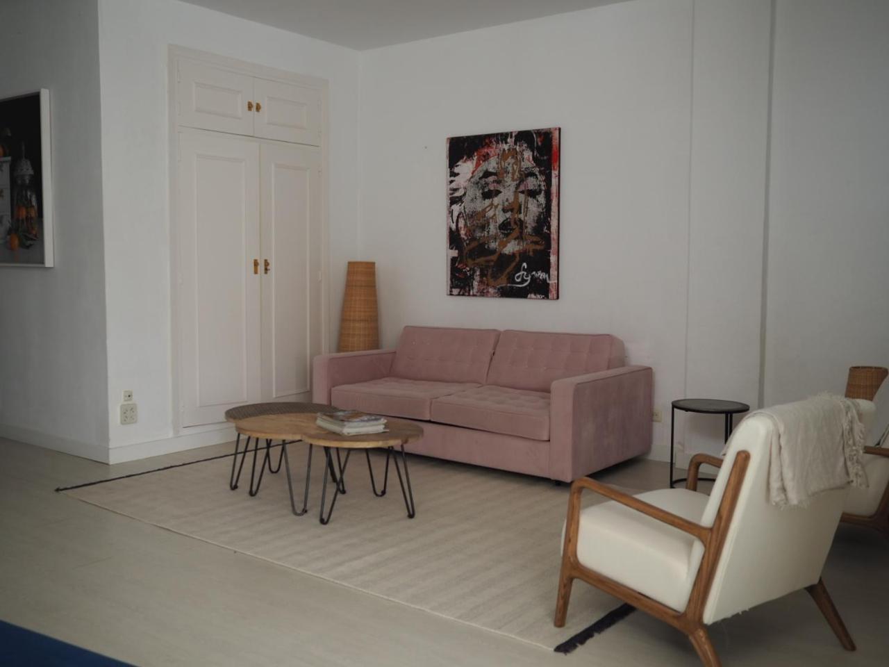 Apartament In 8 Mins From The *